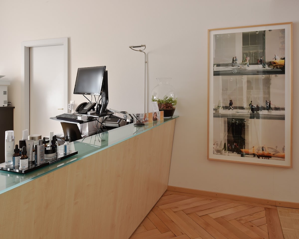 LASERIS Centre Laser de Dermatologie Esthétique et Médicale gallery image 8