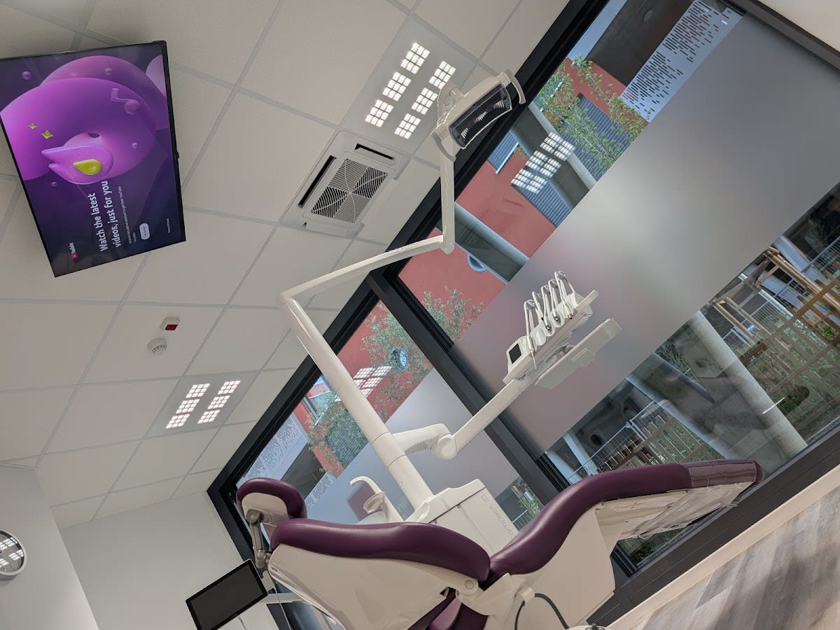 Clinique Dentaire en Dorigny by Dr. Laura Musat gallery image 8