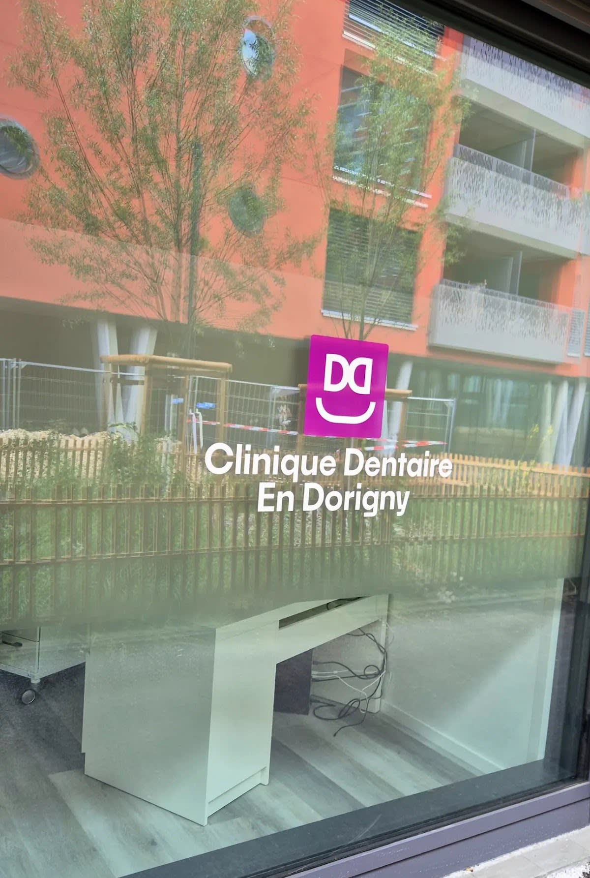Clinique Dentaire en Dorigny by Dr. Laura Musat gallery image 9