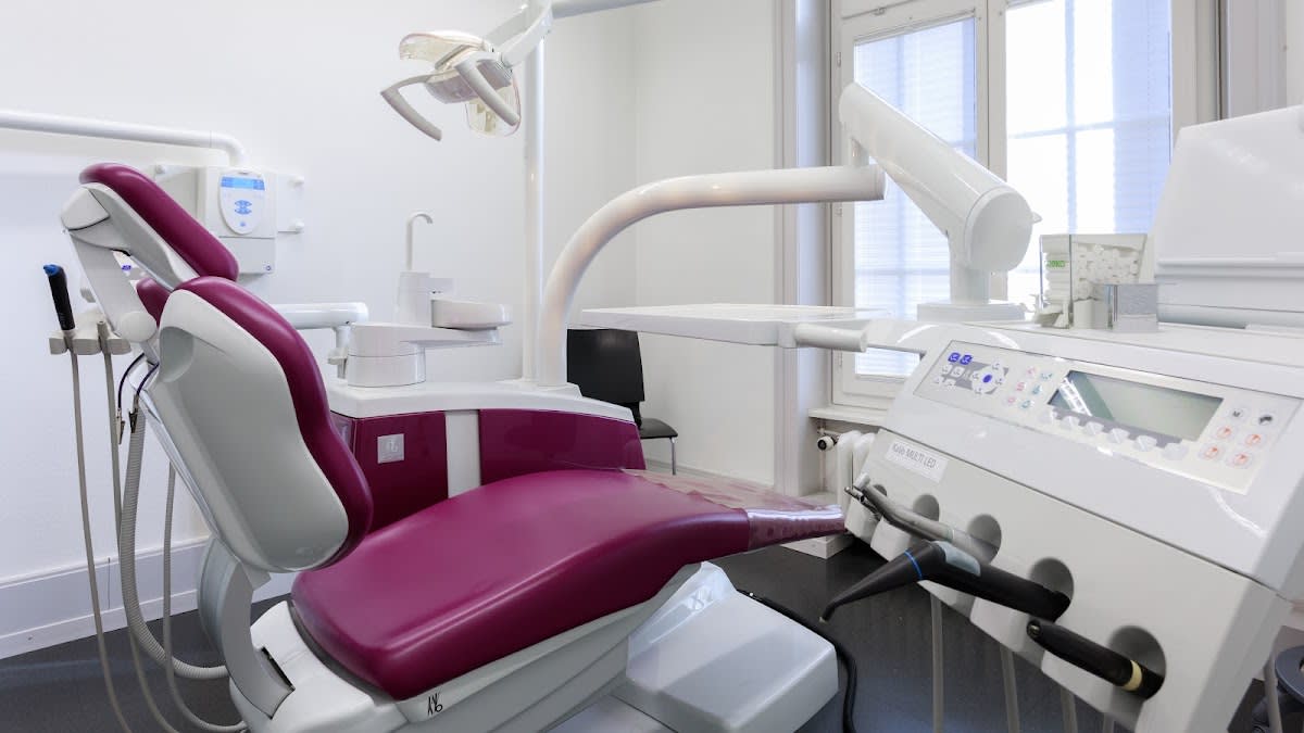 Zahnarztpraxis Dr. Meier gallery image 1