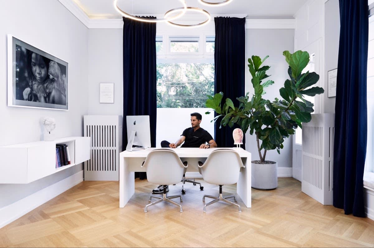 Dr. med. univ. Omar Haroon - Journey of the Face ® gallery image 3