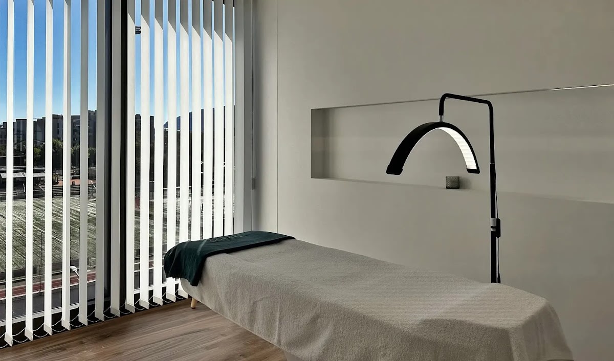 KAMYBROWS gallery image 1