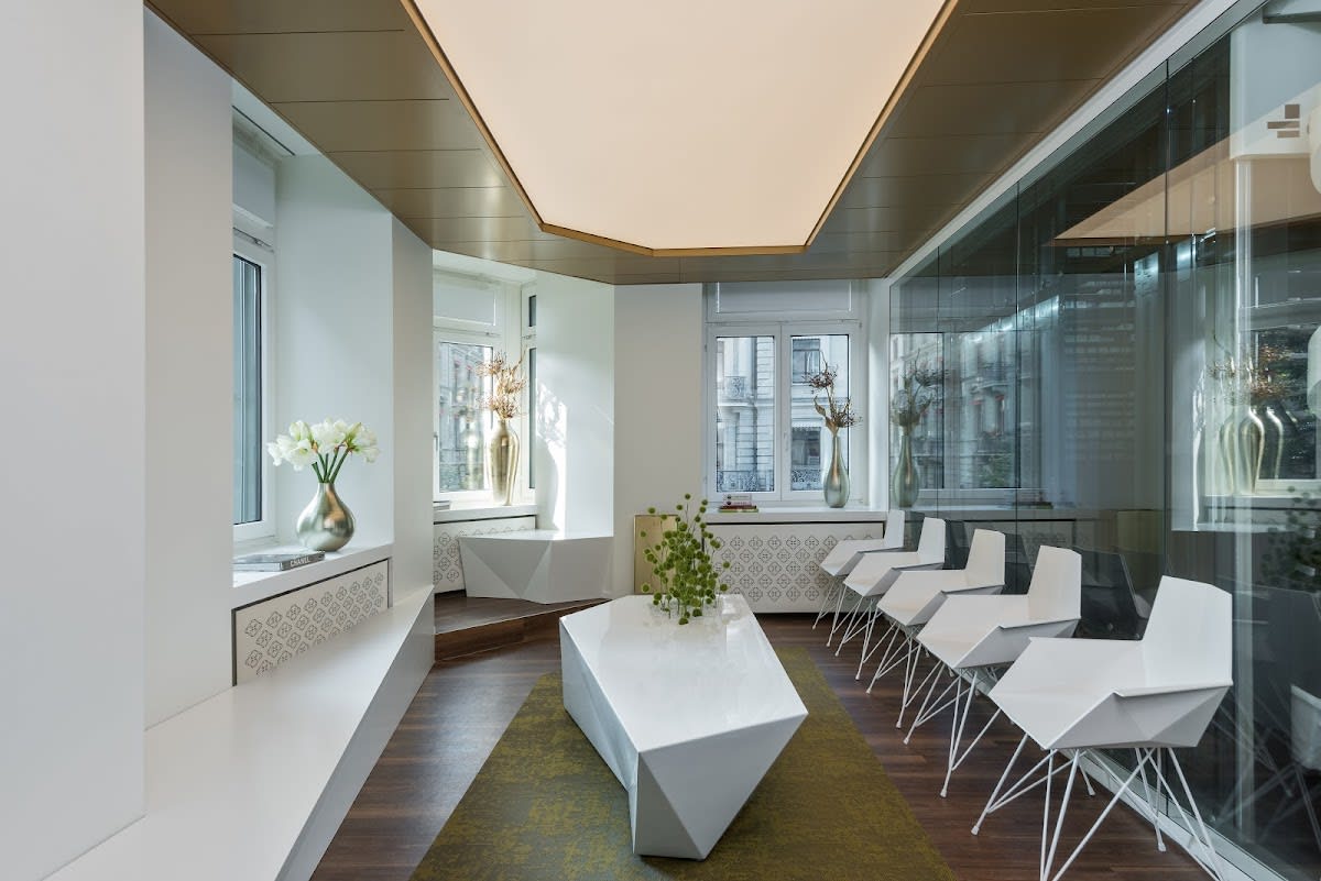 Dermanence Bahnhofstrasse | Hautarzt-Praxis für Dermatologie & Ästhetik gallery image 7