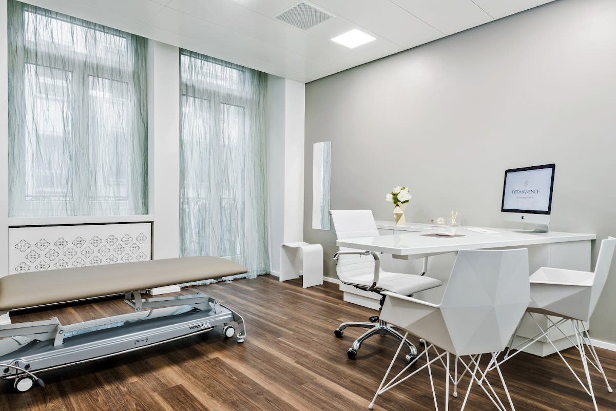 Dermanence Bahnhofstrasse | Hautarzt-Praxis für Dermatologie & Ästhetik gallery image 8