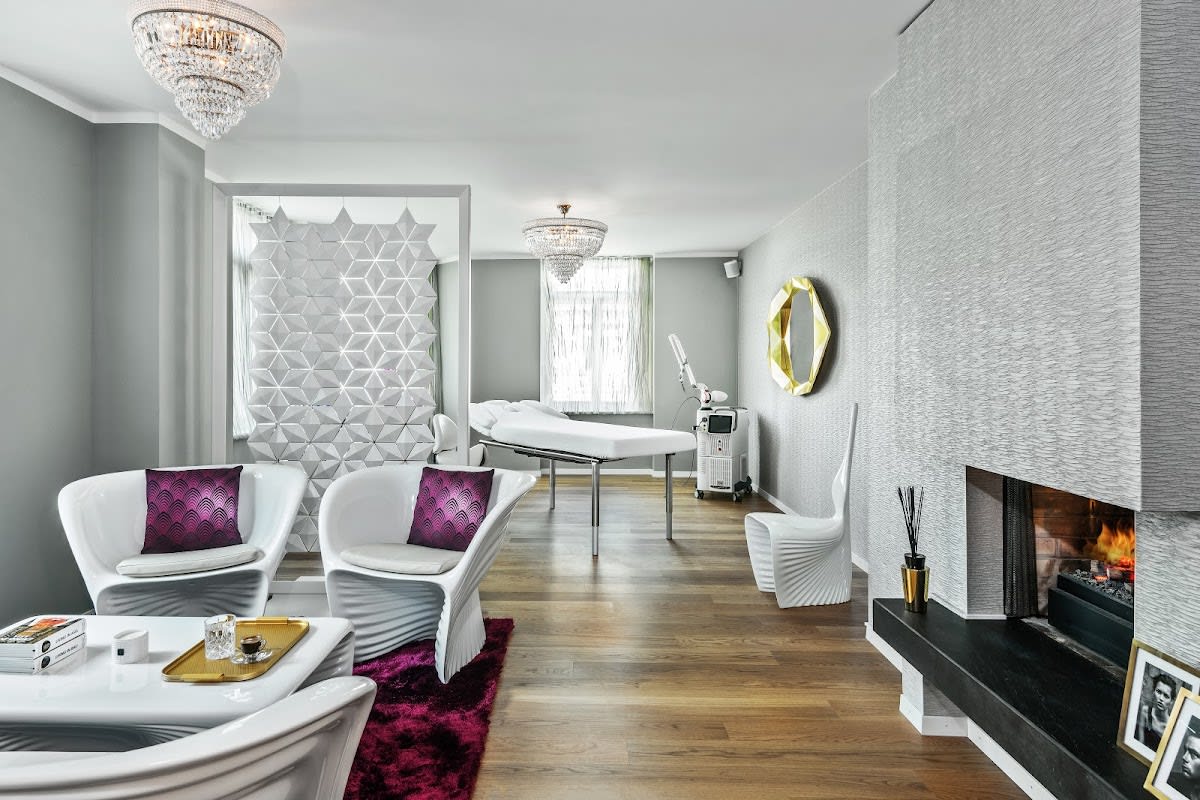 Dermanence Bahnhofstrasse | Hautarzt-Praxis für Dermatologie & Ästhetik gallery image 9