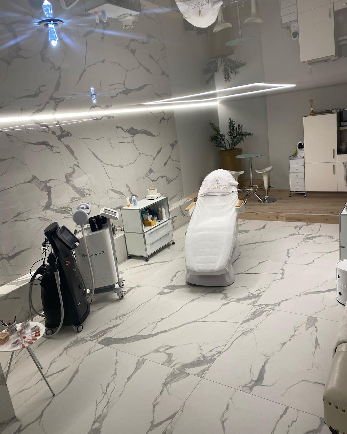 L'estetica by Veronica Allia gallery image 1