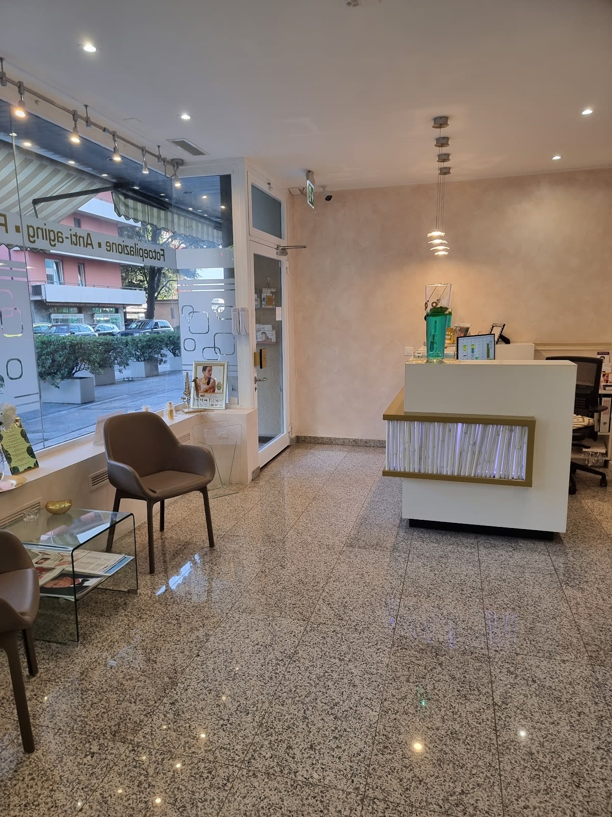 TSBH - The Swiss Beauty Hub gallery image 4