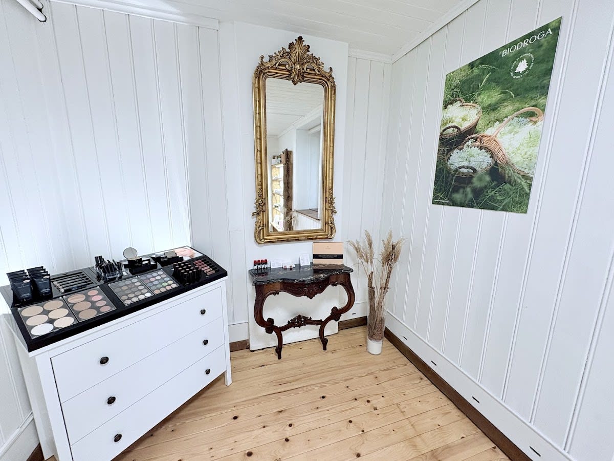 Divina Kosmetik gallery image 7