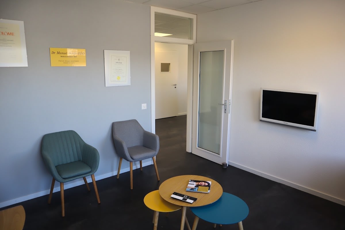 Centre Dentaire Naharro | Lausanne gallery image 3