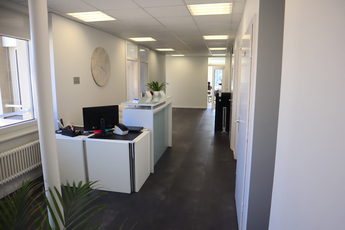 Centre Dentaire Naharro | Lausanne gallery image 10