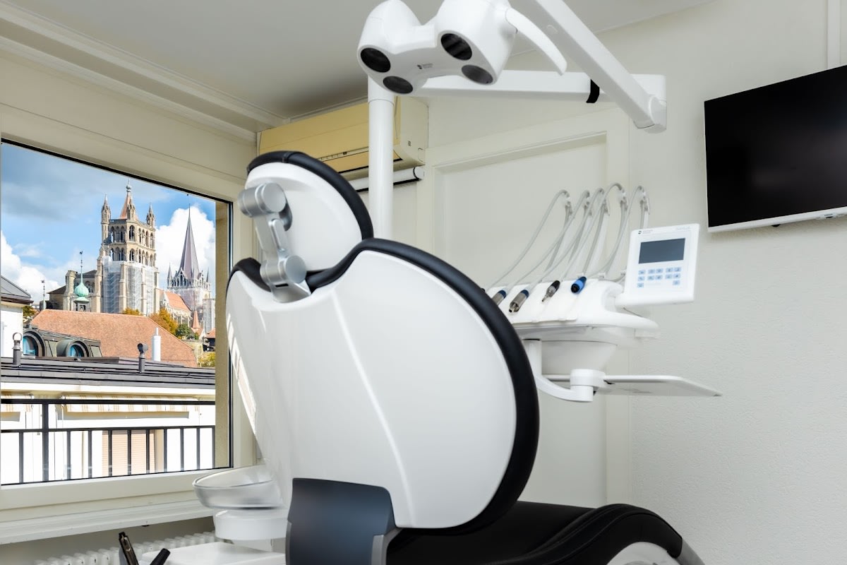 Cabinet GRAF | SANZ MARTIN - parodontologie et implantologie dentaire gallery image 1