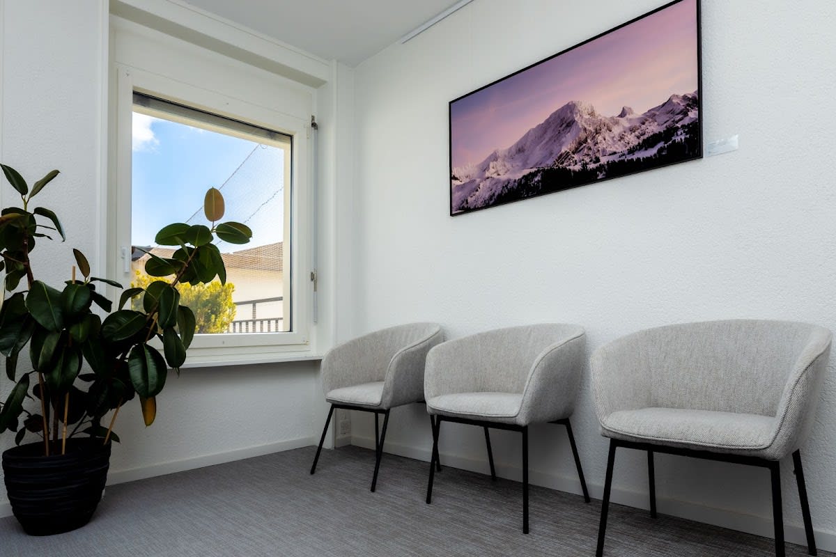 Cabinet GRAF | SANZ MARTIN - parodontologie et implantologie dentaire gallery image 3