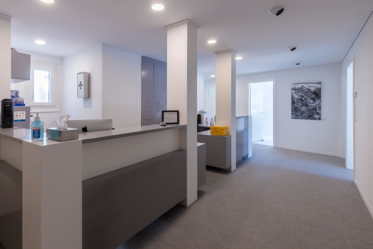 Cabinet GRAF | SANZ MARTIN - parodontologie et implantologie dentaire gallery image 4