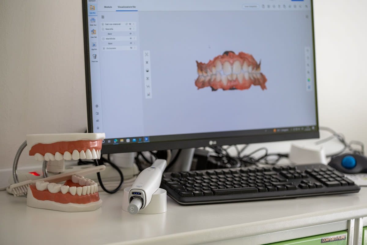 Naturlife Dental Mendrisio - Dr. Bontempelli Lorenzo gallery image 4