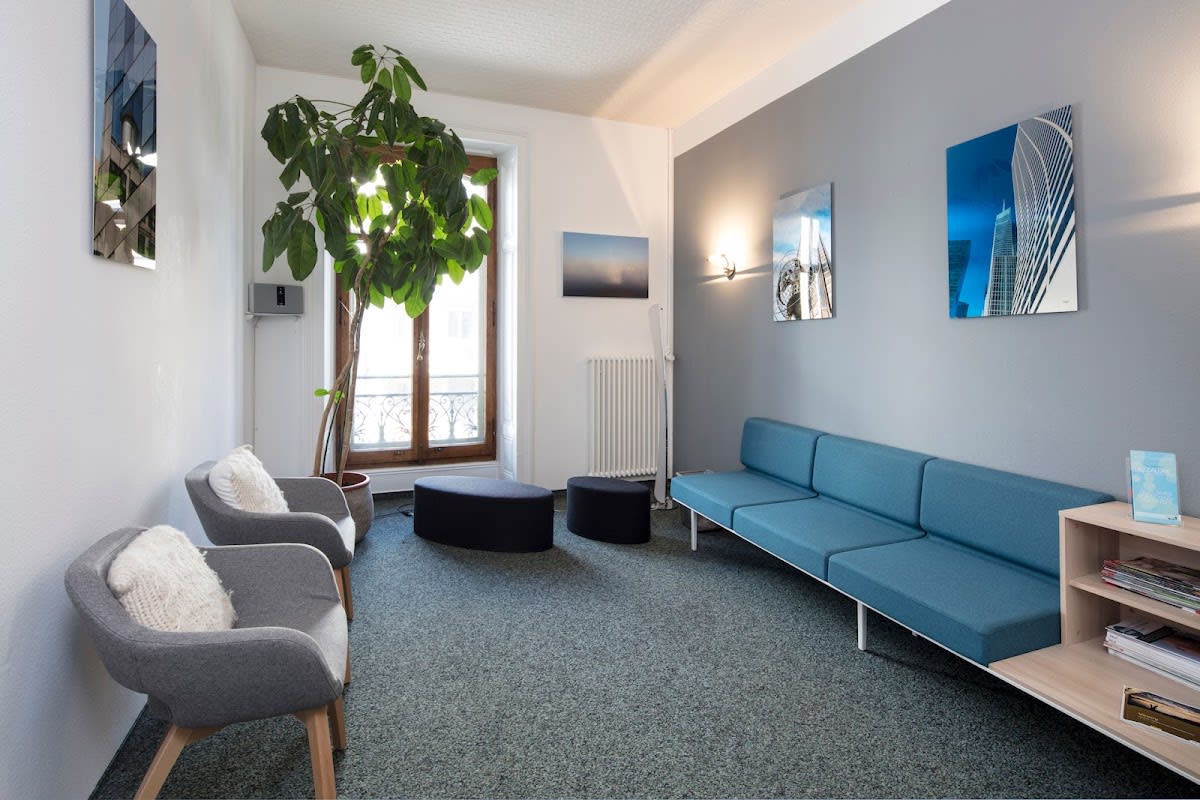 Dr. Nathalie Portier-Marret, Spécialiste Chirurgie Maxillo-faciale FMH et Orale gallery image 8