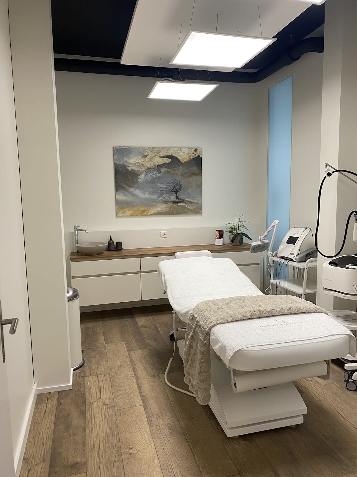 Hairfree & Aesthetics gallery image 8