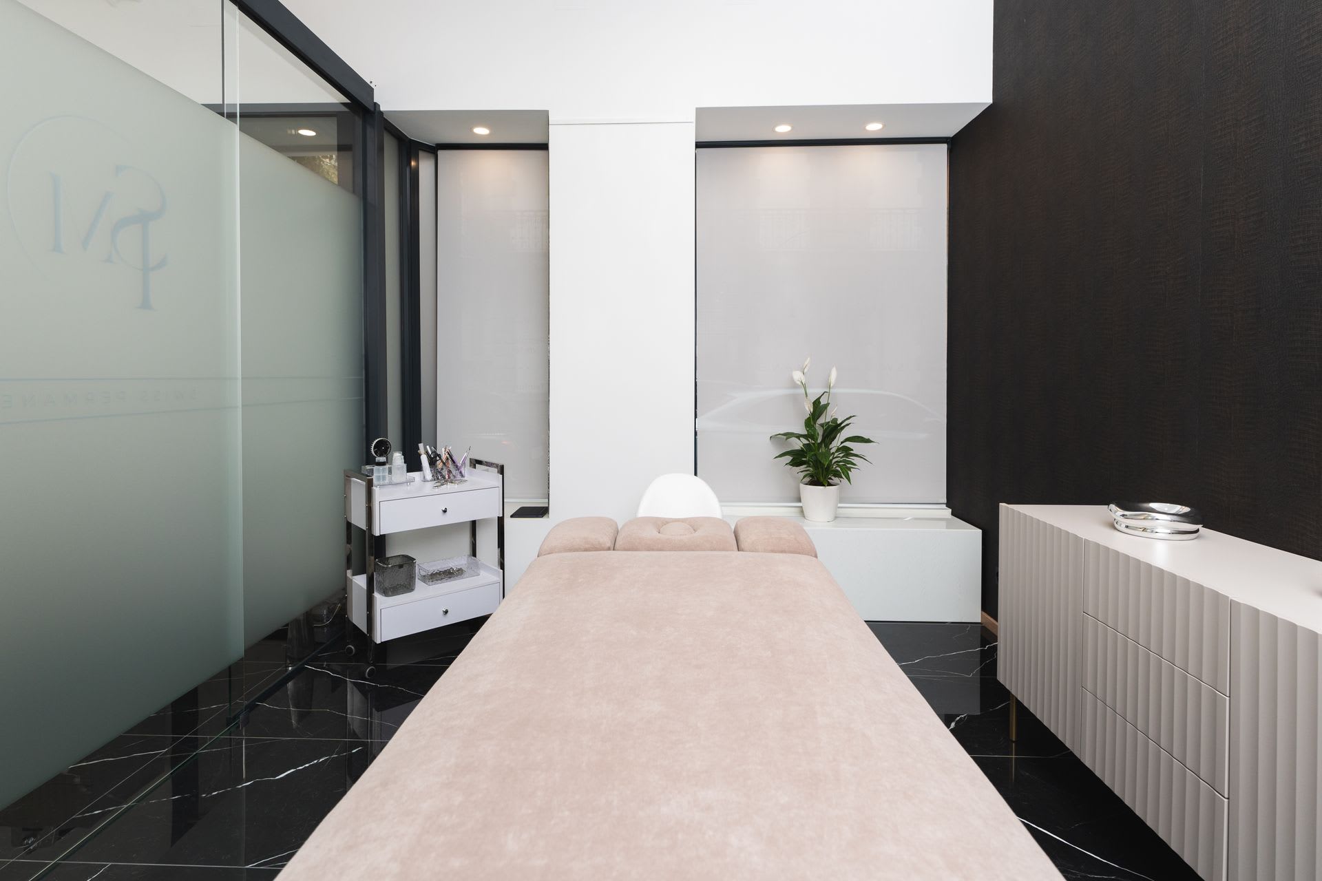 Swiss Permanent gallery image 10