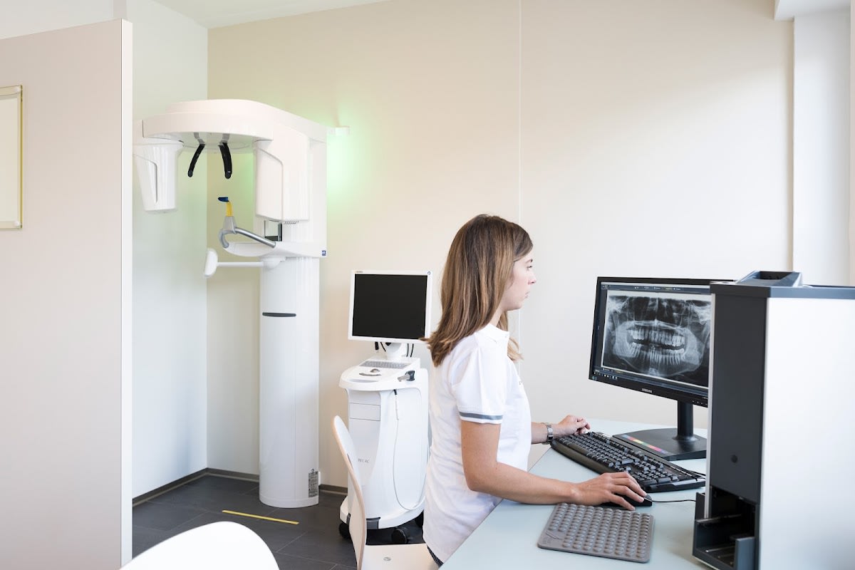 Zahnarztpraxis Bellevue AG gallery image 4