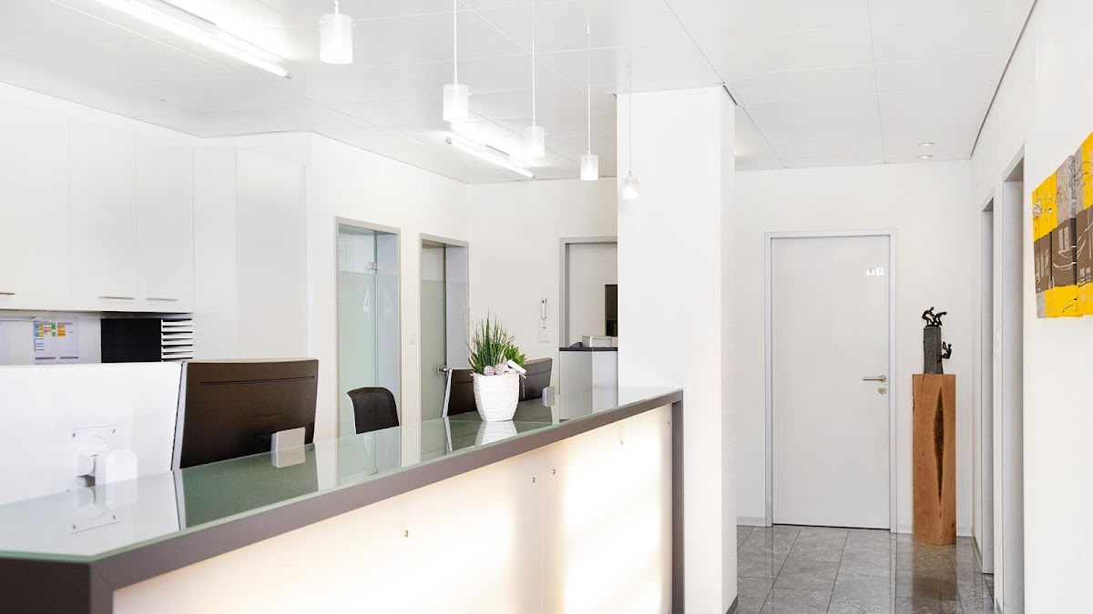 Zahnarztpraxis Dr. Bertschinger gallery image 6