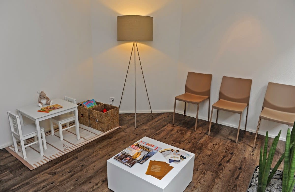 Zahnarzt am Schwanenplatz in Luzern, Dr. med. dent. Claude Rast gallery image 8