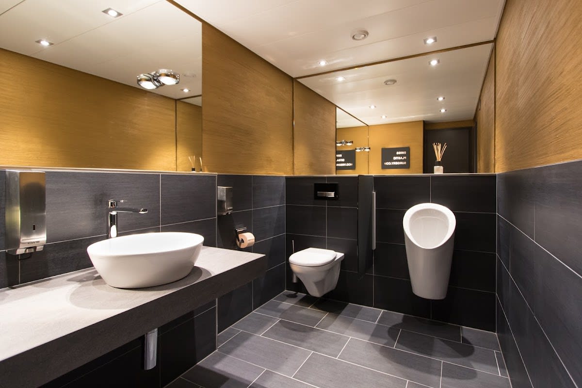 Mr. Dr.med. Dominik Schmid gallery image 4