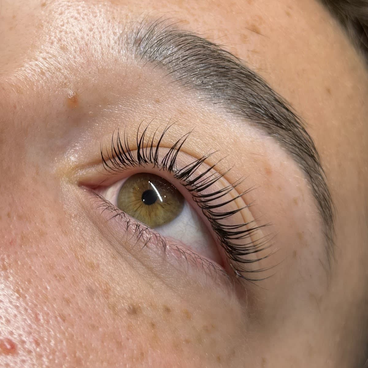 Ela L'art des cils & sourcils gallery image 4