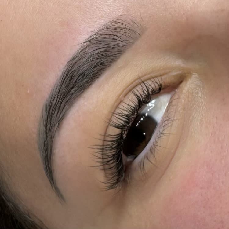 Ela L'art des cils & sourcils gallery image 6