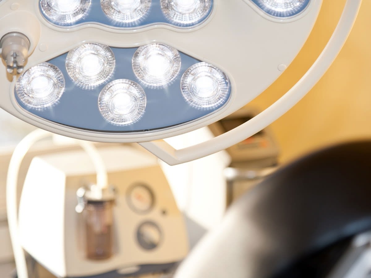 Dr. med. dent. Roland Lauber, Fachzahnarzt für Oralchirurgie, Sportzahnarzt, DGSZM gallery image 4