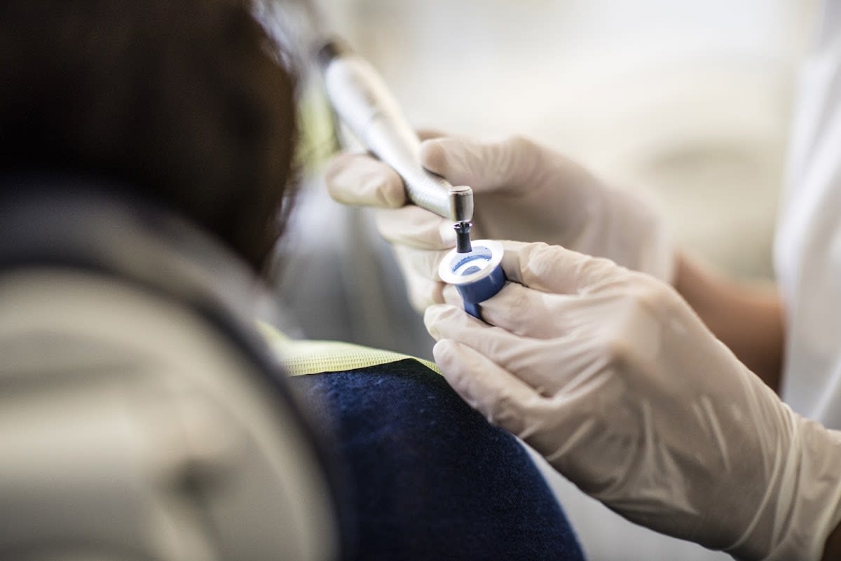 Dr. med. dent. Roland Lauber, Fachzahnarzt für Oralchirurgie, Sportzahnarzt, DGSZM gallery image 9