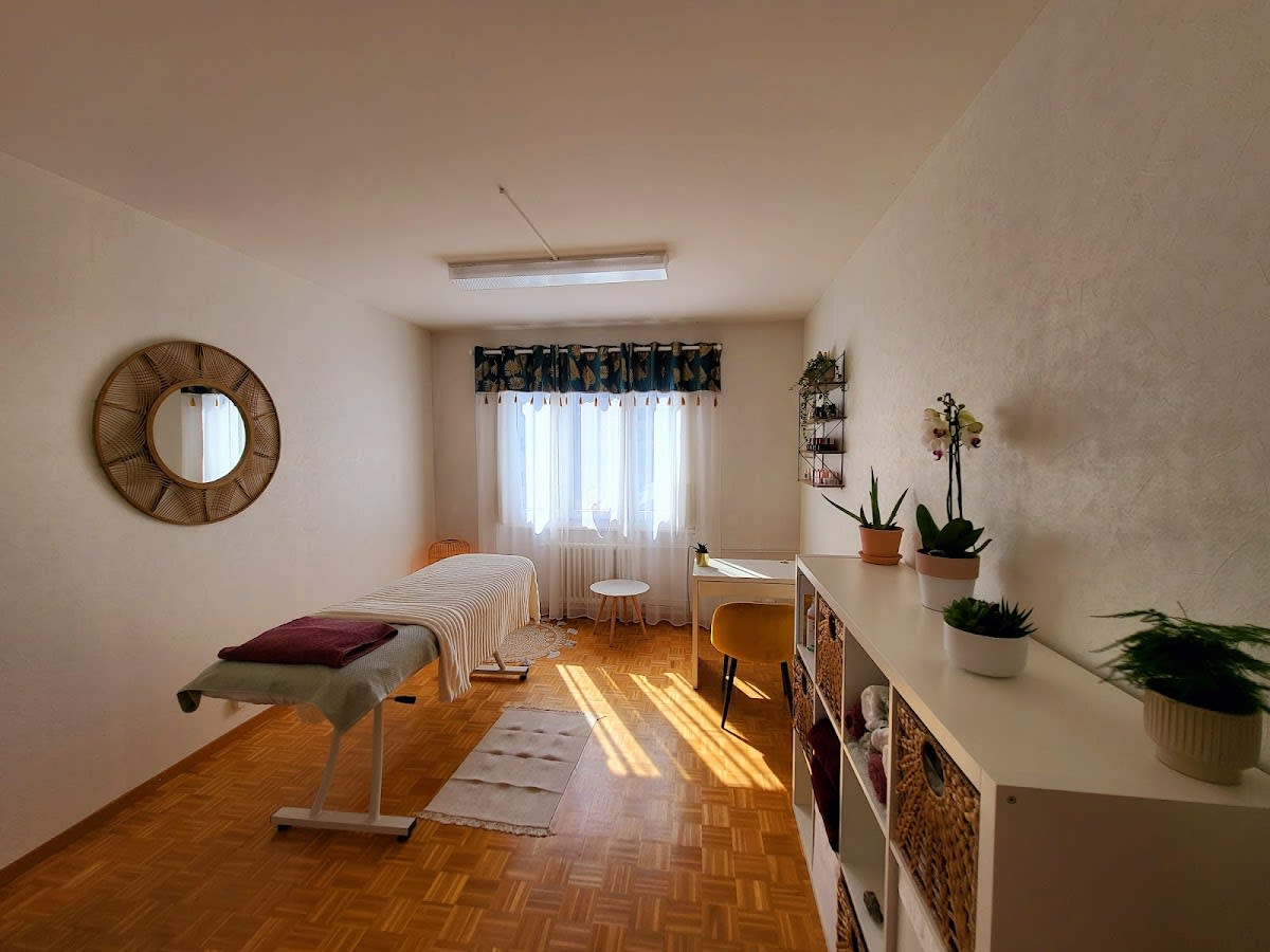 L'AURA (agrée ASCA) KOBIDO, SOINS ESTHÉTIQUES & REFLEXOLOGIE gallery image 1