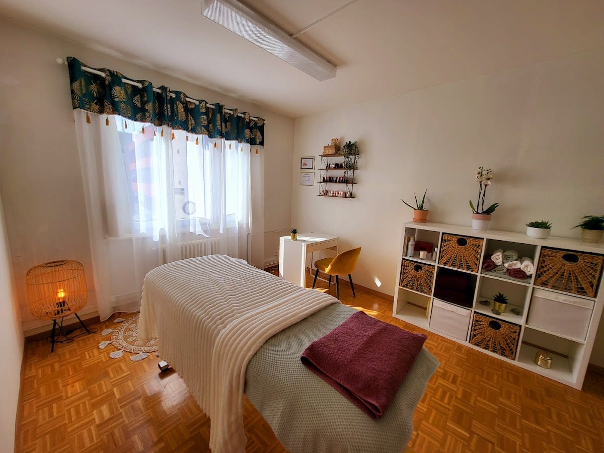 L'AURA (agrée ASCA) KOBIDO, SOINS ESTHÉTIQUES & REFLEXOLOGIE gallery image 2