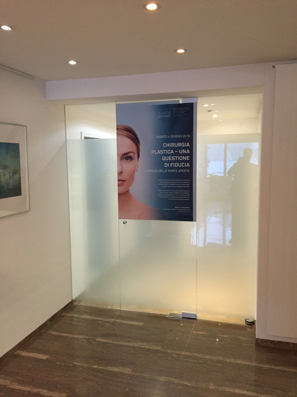 Dr. Philipp Fallscheer-Spec. FMH e EBOPRAS in Chir. Plastica Ricostruttiva ed Estetica-Medicina Estetica-Chirurgia Estetica gallery image 6