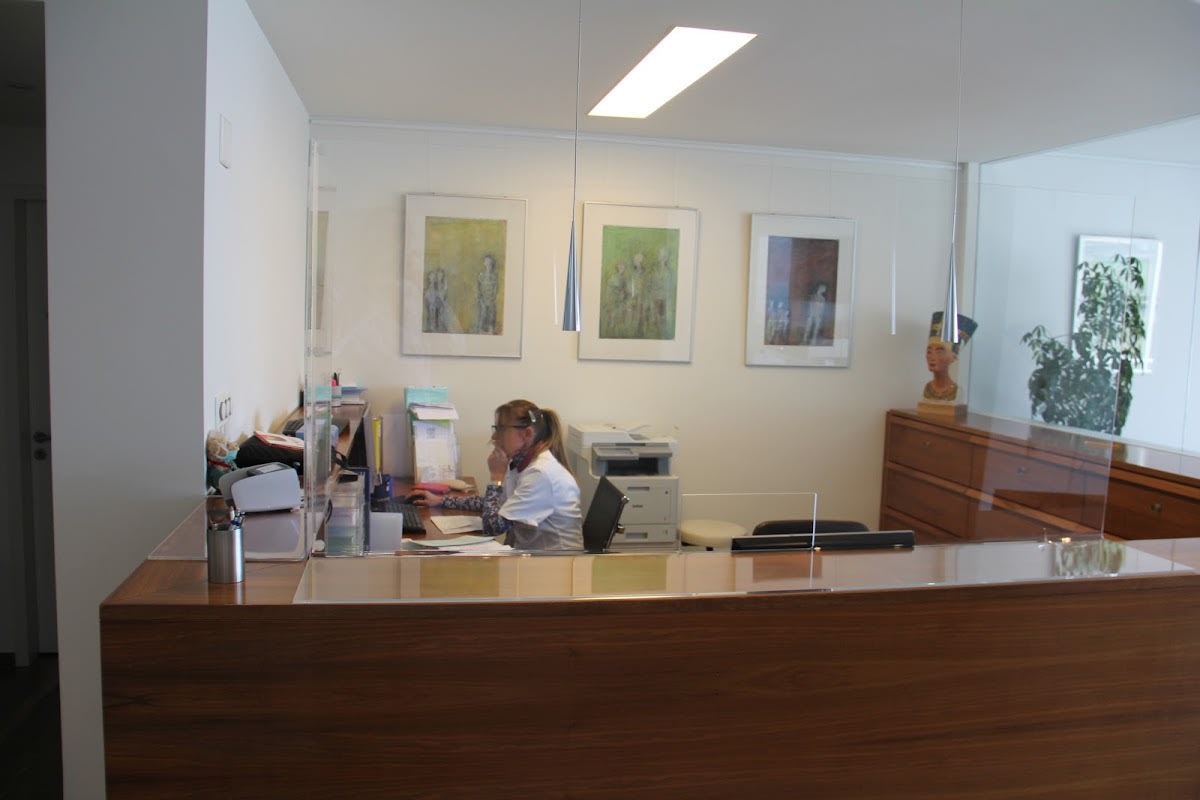 Dr. Philipp Fallscheer-Spec. FMH e EBOPRAS in Chir. Plastica Ricostruttiva ed Estetica-Medicina Estetica-Chirurgia Estetica gallery image 8