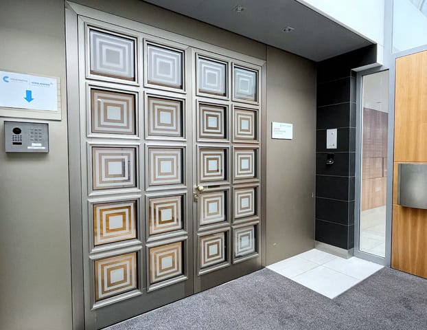 Brows & Skin gallery image 9