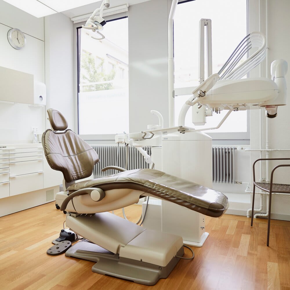 Schweizerzahn · Zahnarztpraxis Dr. med. dent. Katerina Schweizer gallery image 3