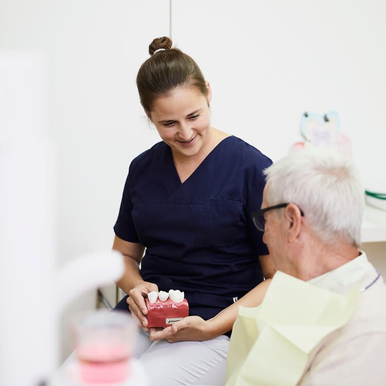 Schweizerzahn · Zahnarztpraxis Dr. med. dent. Katerina Schweizer gallery image 7