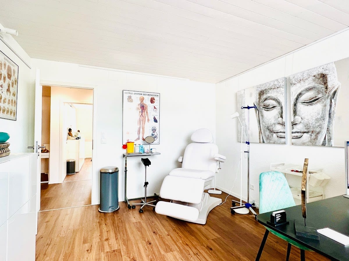 Health Beauty Lifestyle AG - Face & Body Clinic gallery image 7