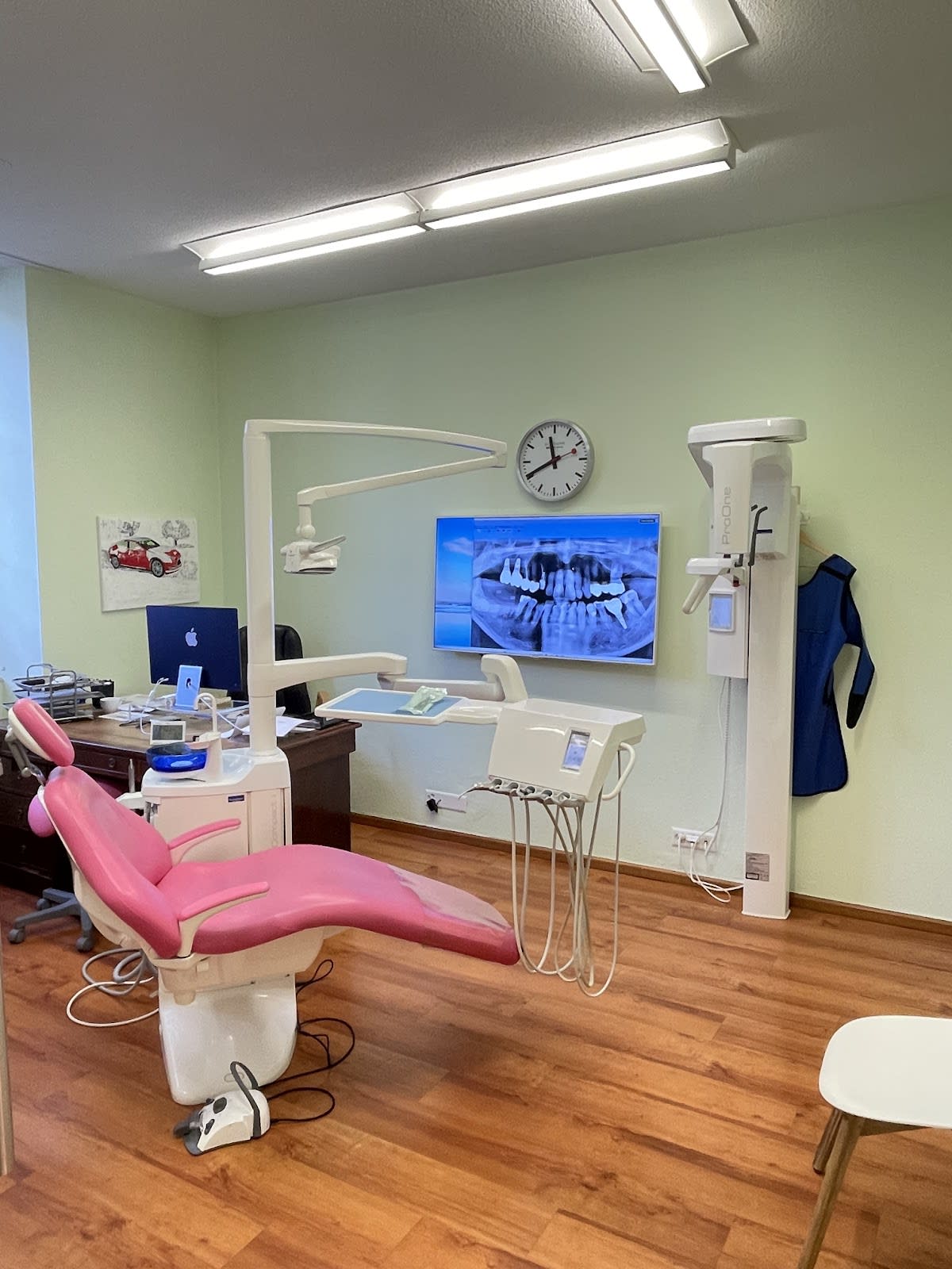 Zahnarzt Basel - Basel's English Dentist - Dr. Garry Bonsall gallery image 4