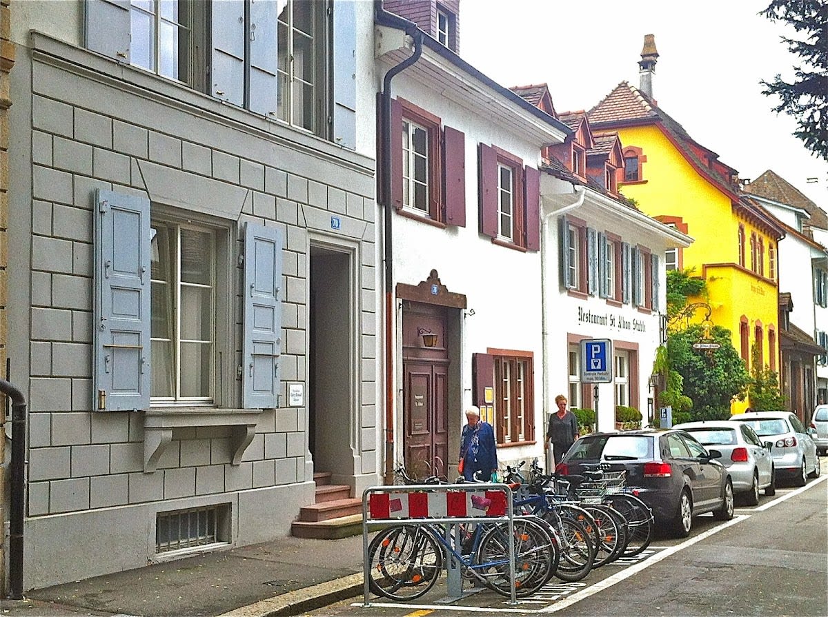 Zahnarzt Basel - Basel's English Dentist - Dr. Garry Bonsall gallery image 6