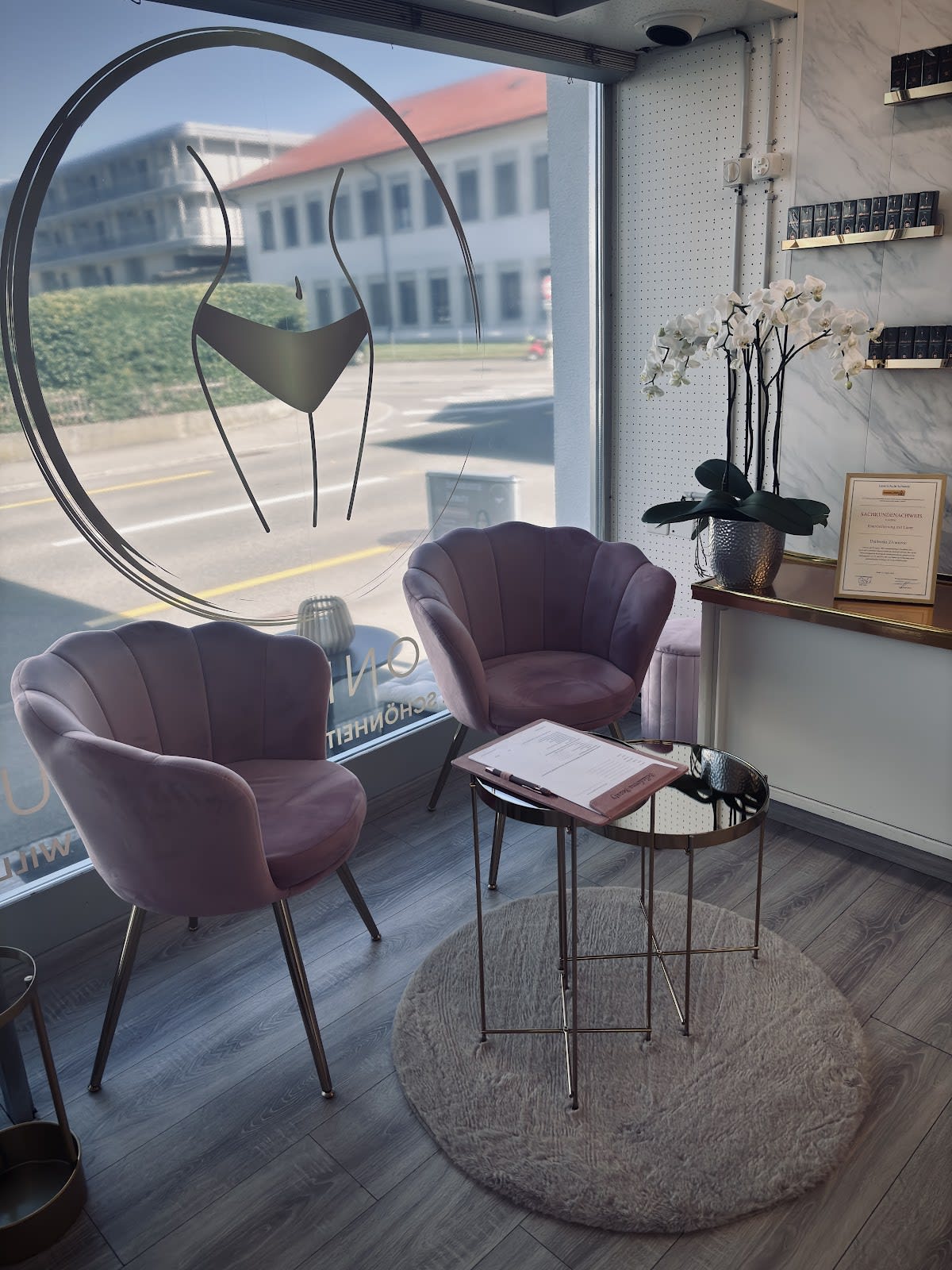 Belladonna-Beauty gallery image 2