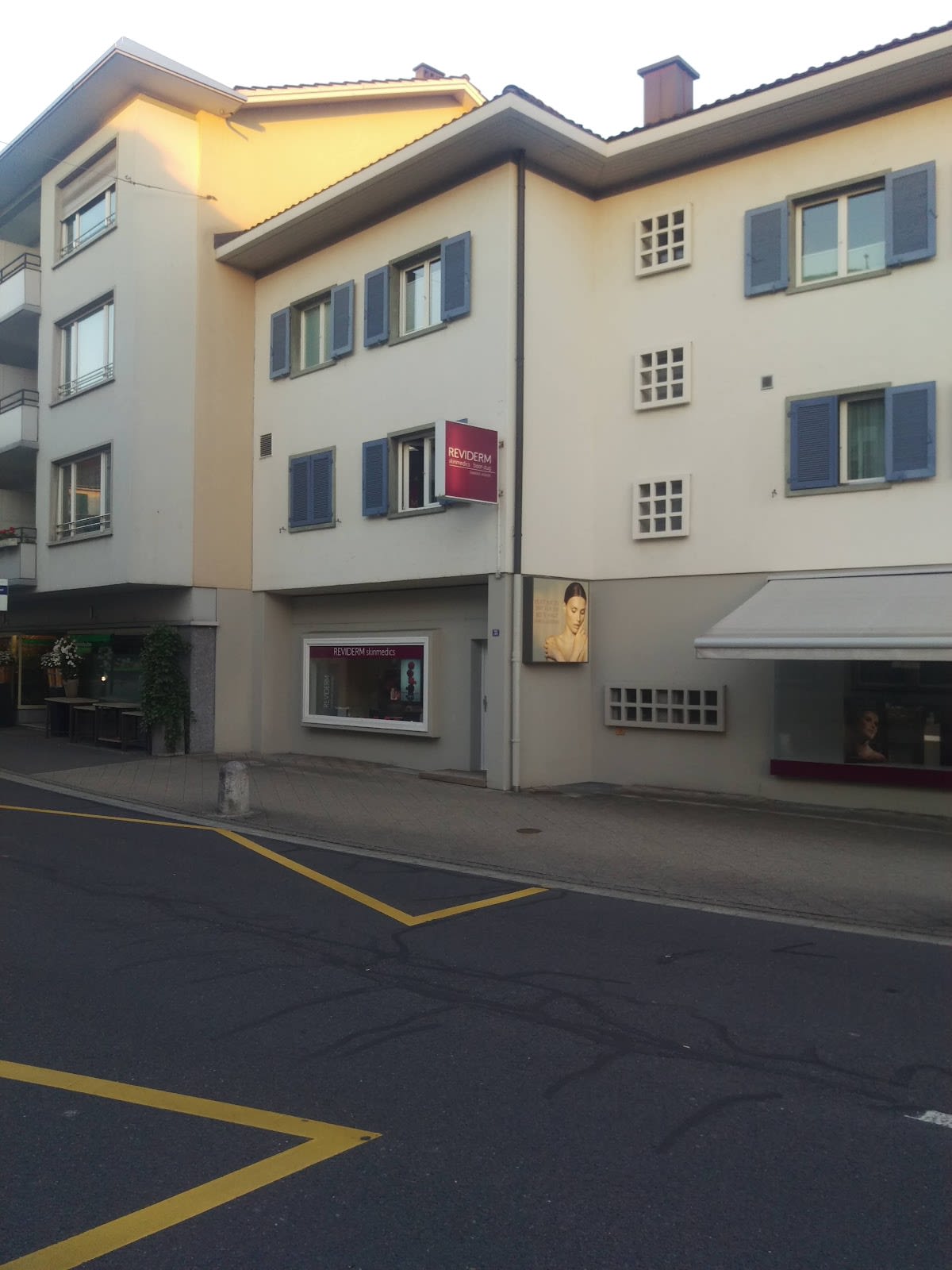 REVIDERM skinmedics baar-zug Tamara Agner gallery image 7