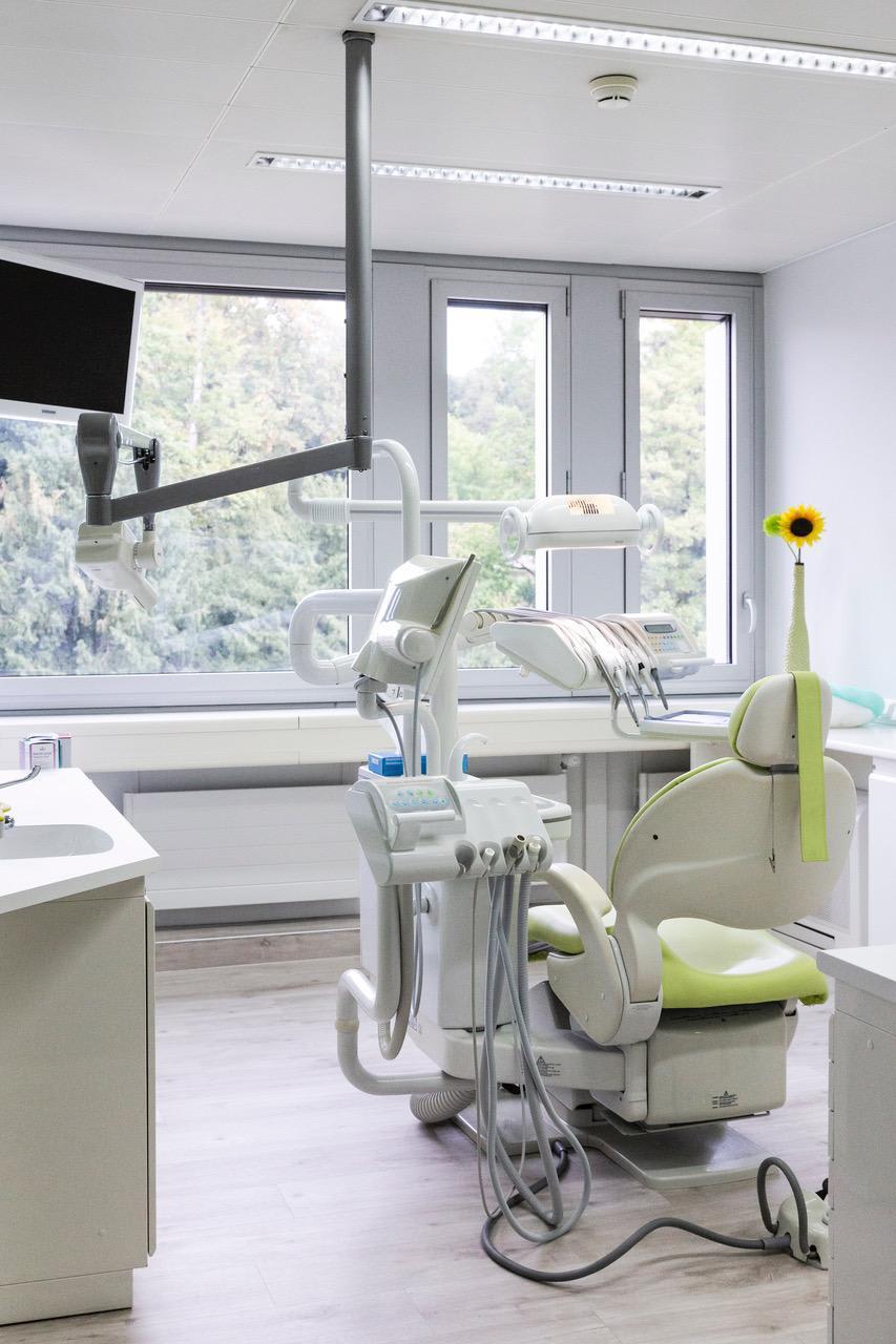 CMD+I Dentistes & Urgences Dentaires Dr. Sandrine Rossier gallery image 3