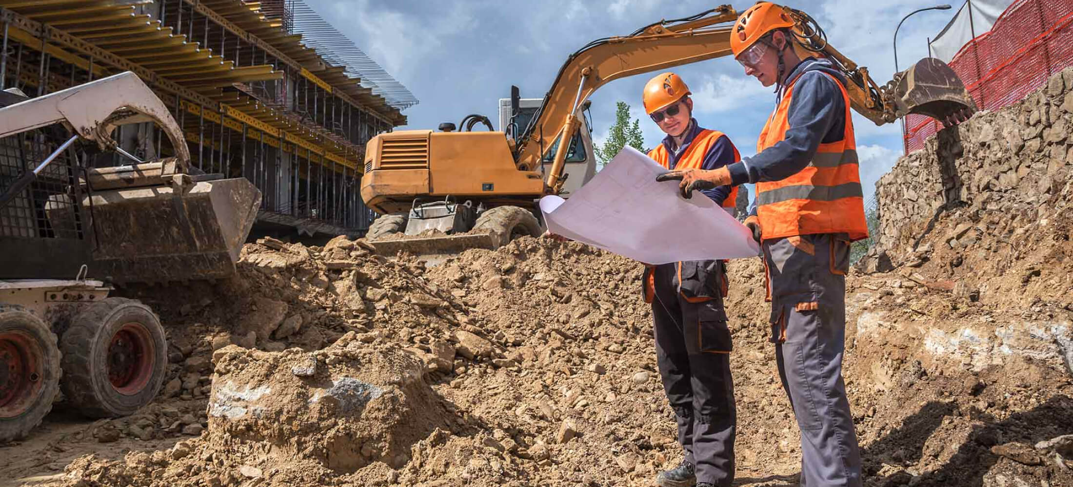 Tim Geo Indrakarya melakukan survei geoteknik di lokasi proyek