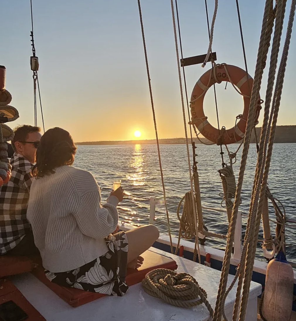 Passeio de Barco Tradicional de Veleiro ao pôr do sol + Espumante Prosecco - 9