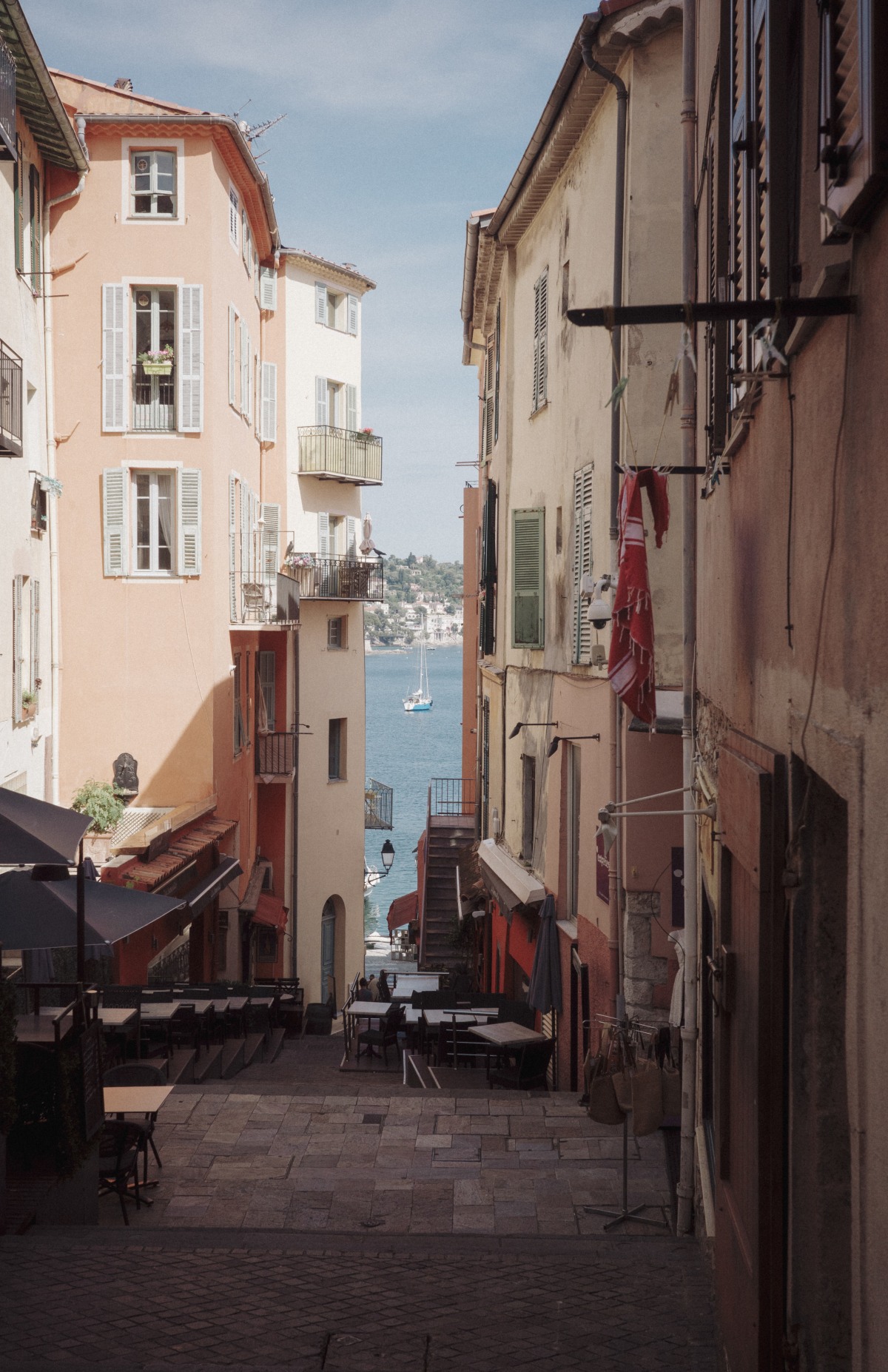 Nice, frame 011