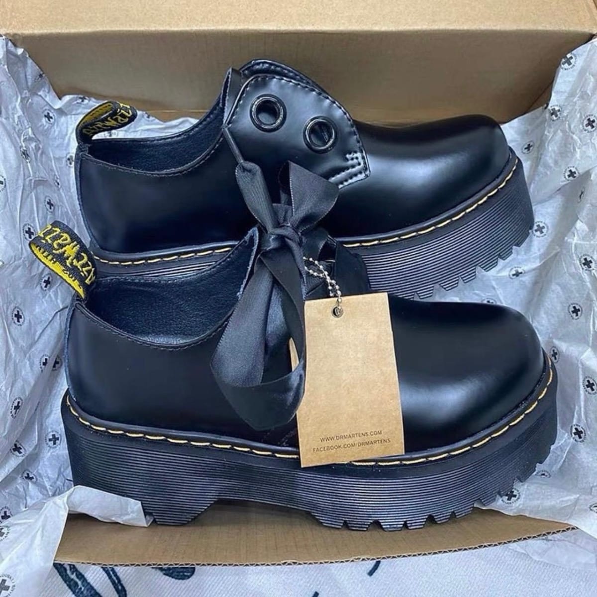 DOC MARTENS SHOES