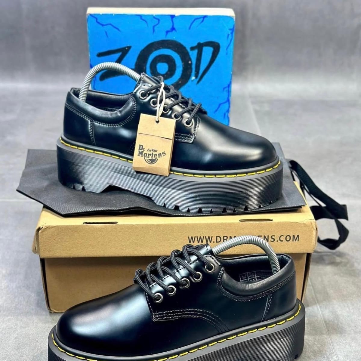 DOC MARTENS SHOES