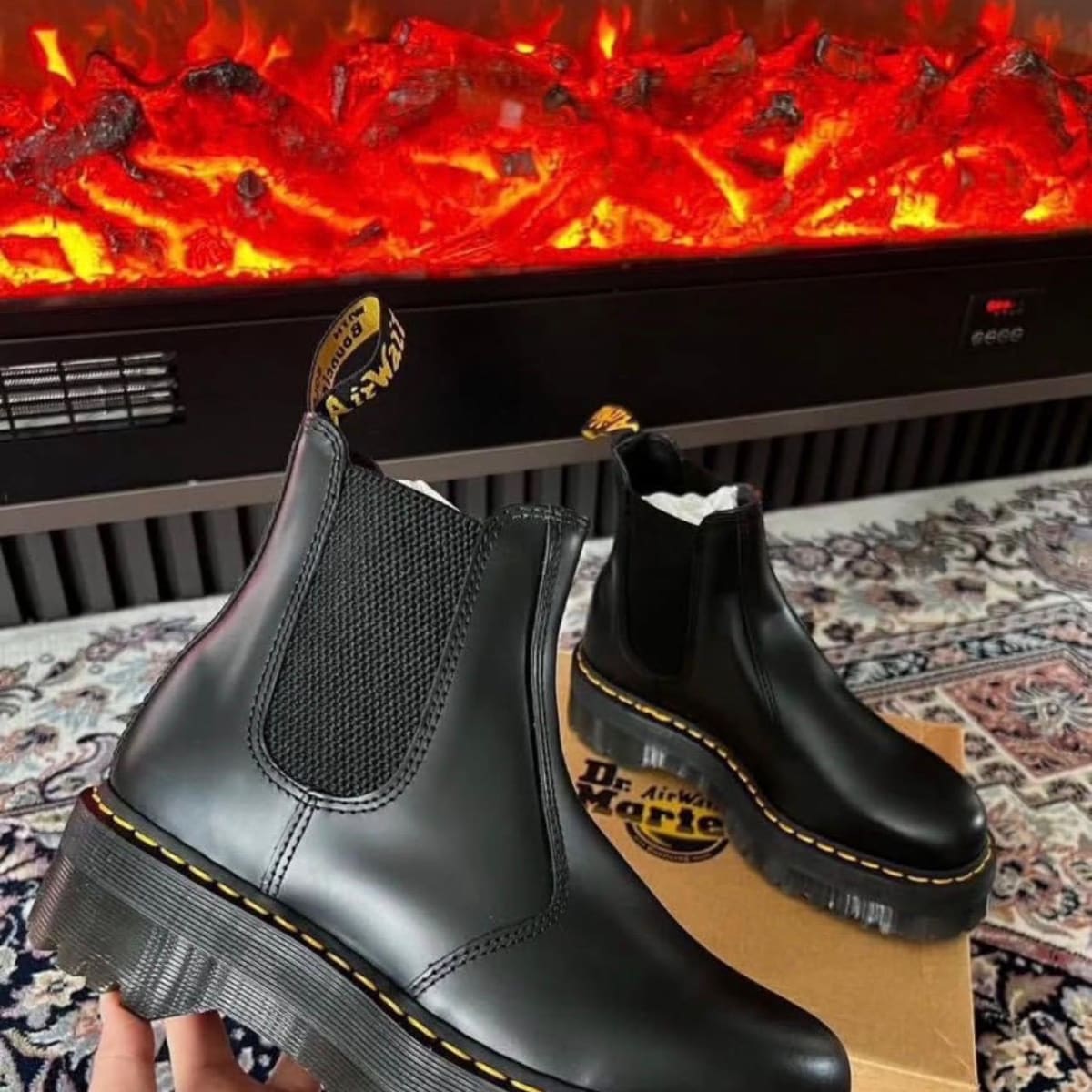 DOC MARTENS BOOTS