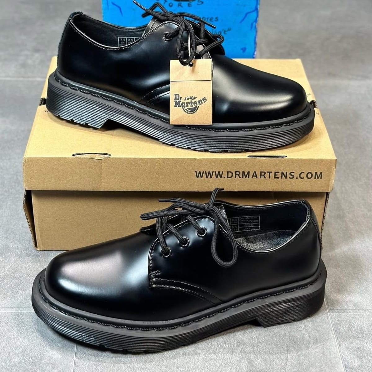 DOC MARTENS SHOES