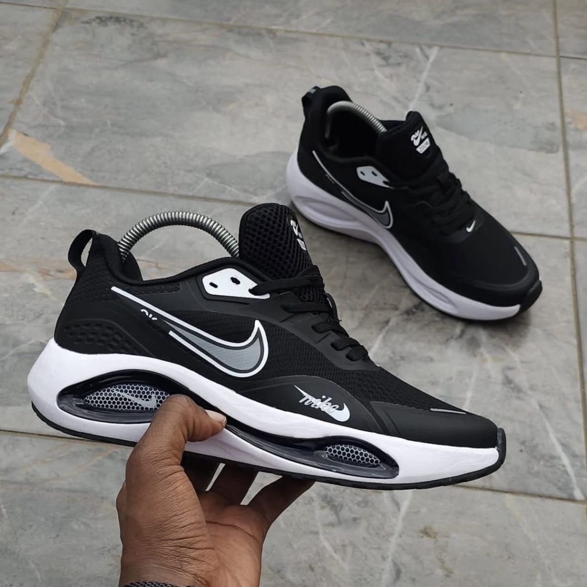 NIKE AIR ZOOM
